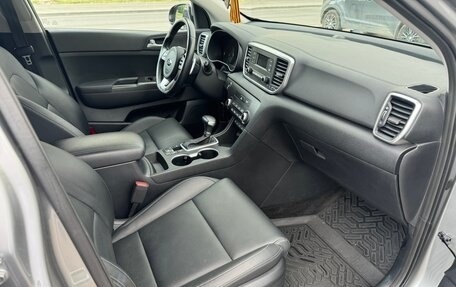 KIA Sportage IV рестайлинг, 2020 год, 2 590 000 рублей, 13 фотография