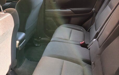Mitsubishi Outlander III рестайлинг 3, 2019 год, 1 750 000 рублей, 3 фотография