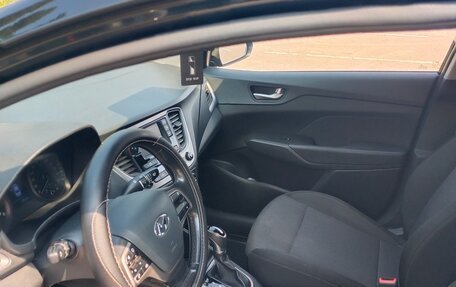 Hyundai Solaris II рестайлинг, 2017 год, 1 100 000 рублей, 13 фотография