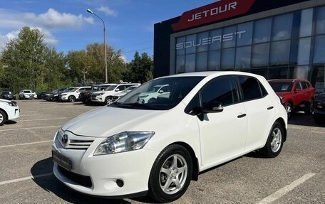 Toyota Auris II, 2011 год, 1 199 000 рублей, 2 фотография
