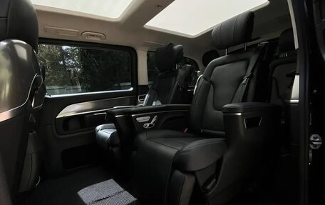 Mercedes-Benz V-Класс, 2023 год, 8 000 000 рублей, 5 фотография