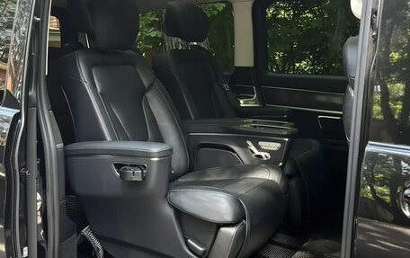 Mercedes-Benz V-Класс, 2023 год, 8 000 000 рублей, 9 фотография