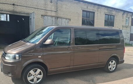 Volkswagen Multivan T5, 2012 год, 2 250 000 рублей, 2 фотография