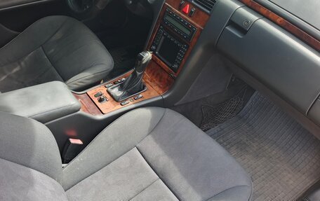 Mercedes-Benz E-Класс, 1999 год, 350 000 рублей, 6 фотография