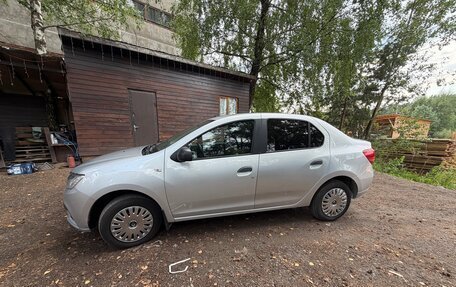 Renault Logan II, 2019 год, 600 000 рублей, 4 фотография