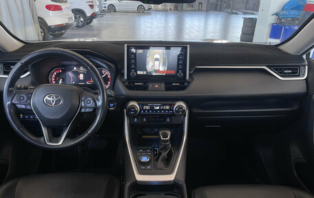 Toyota RAV4, 2021 год, 3 415 000 рублей, 8 фотография
