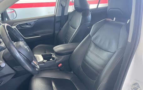 Toyota RAV4, 2021 год, 3 415 000 рублей, 9 фотография