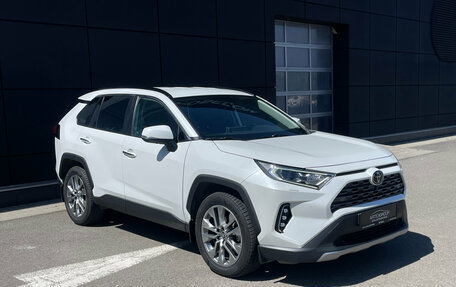 Toyota RAV4, 2021 год, 3 415 000 рублей, 3 фотография
