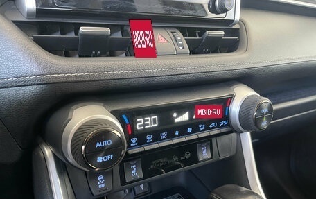 Toyota RAV4, 2021 год, 3 415 000 рублей, 18 фотография
