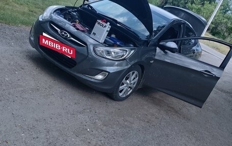 Hyundai Solaris II рестайлинг, 2012 год, 450 000 рублей, 5 фотография
