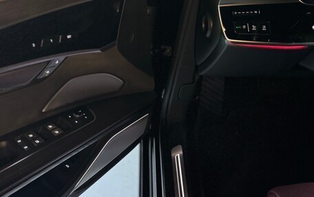 Audi A8, 2018 год, 8 990 000 рублей, 38 фотография