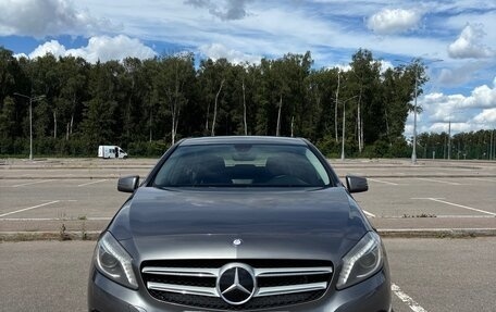 Mercedes-Benz A-Класс, 2013 год, 1 060 000 рублей, 2 фотография
