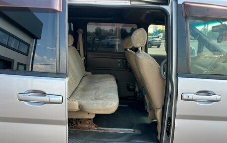 Nissan Serena II, 2003 год, 659 000 рублей, 17 фотография