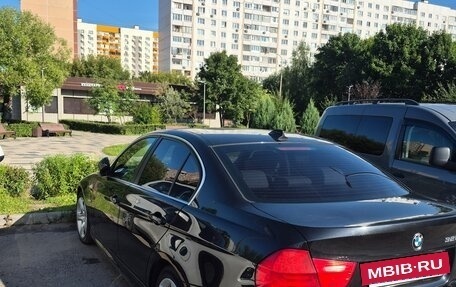 BMW 3 серия, 2011 год, 900 000 рублей, 3 фотография