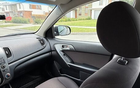 KIA Cerato III, 2011 год, 900 000 рублей, 24 фотография
