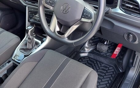 Volkswagen T-Roc I, 2022 год, 1 999 000 рублей, 8 фотография
