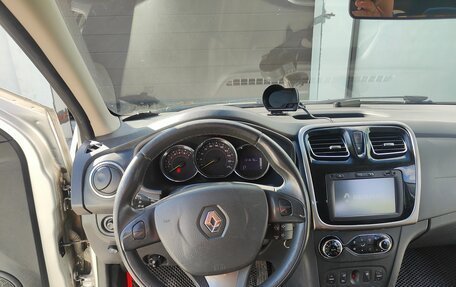 Renault Sandero II рестайлинг, 2016 год, 820 000 рублей, 12 фотография