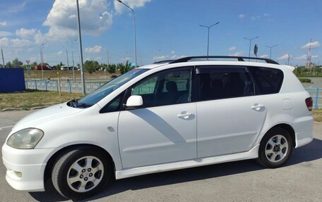 Toyota Ipsum II, 2002 год, 630 000 рублей, 2 фотография