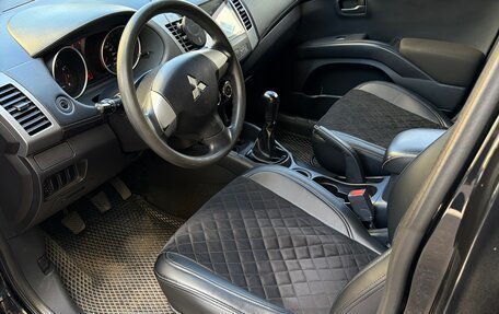 Mitsubishi Outlander III рестайлинг 3, 2011 год, 1 000 000 рублей, 6 фотография
