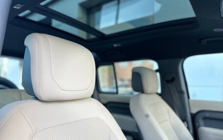 Land Rover Defender II, 2023 год, 13 000 000 рублей, 28 фотография