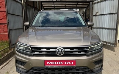 Volkswagen Tiguan II, 2019 год, 2 000 000 рублей, 1 фотография