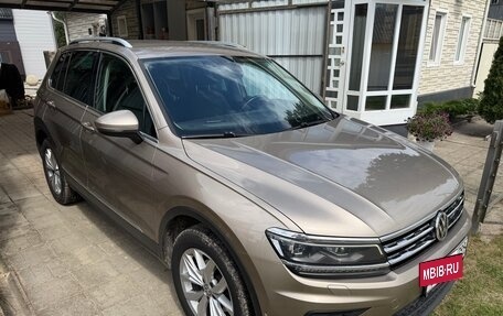 Volkswagen Tiguan II, 2019 год, 2 000 000 рублей, 2 фотография