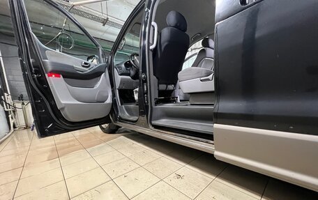 Hyundai H-1 II рестайлинг, 2008 год, 1 070 000 рублей, 12 фотография