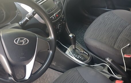 Hyundai Solaris II рестайлинг, 2016 год, 300 000 рублей, 2 фотография