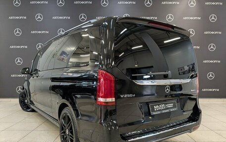 Mercedes-Benz V-Класс, 2019 год, 5 450 000 рублей, 7 фотография