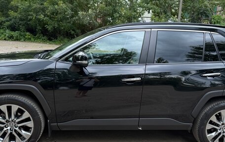 Toyota RAV4, 2022 год, 4 000 000 рублей, 4 фотография