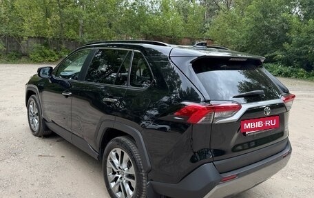 Toyota RAV4, 2022 год, 4 000 000 рублей, 5 фотография
