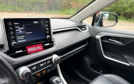 Toyota RAV4, 2022 год, 4 000 000 рублей, 11 фотография