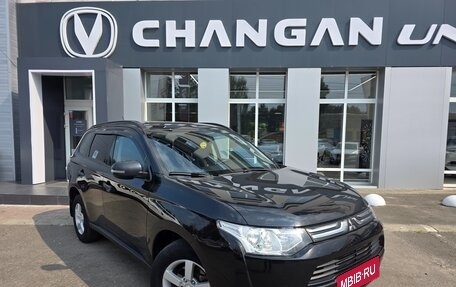 Mitsubishi Outlander III рестайлинг 3, 2012 год, 1 370 000 рублей, 1 фотография