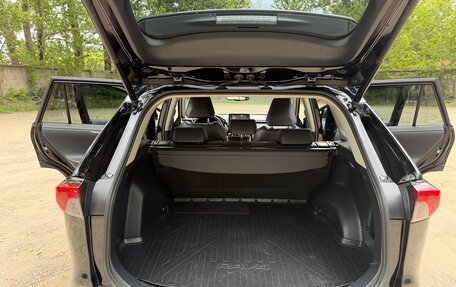 Toyota RAV4, 2022 год, 4 000 000 рублей, 17 фотография