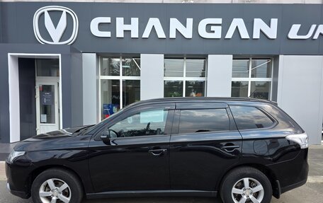 Mitsubishi Outlander III рестайлинг 3, 2012 год, 1 370 000 рублей, 5 фотография