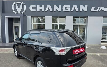 Mitsubishi Outlander III рестайлинг 3, 2012 год, 1 370 000 рублей, 4 фотография