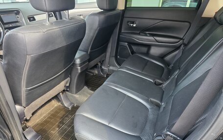 Mitsubishi Outlander III рестайлинг 3, 2012 год, 1 370 000 рублей, 13 фотография