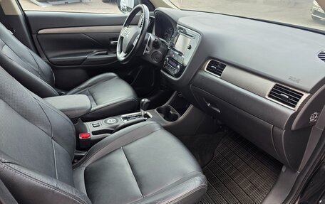 Mitsubishi Outlander III рестайлинг 3, 2012 год, 1 370 000 рублей, 10 фотография