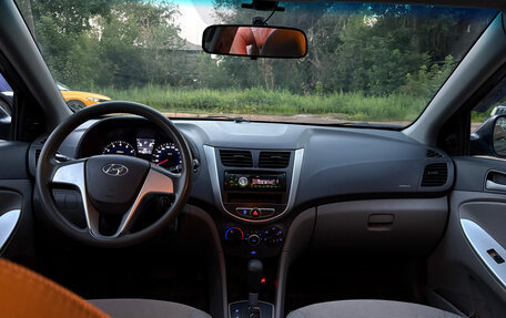 Hyundai Solaris II рестайлинг, 2012 год, 800 000 рублей, 9 фотография