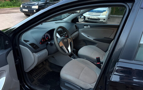 Hyundai Solaris II рестайлинг, 2012 год, 800 000 рублей, 11 фотография