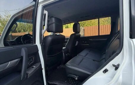 Mitsubishi Pajero IV, 2011 год, 2 100 000 рублей, 4 фотография