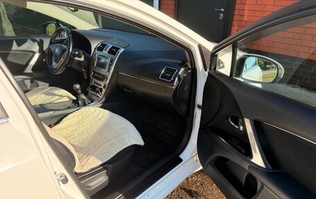 Toyota Avensis III рестайлинг, 2012 год, 1 300 000 рублей, 7 фотография