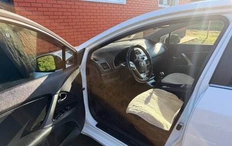 Toyota Avensis III рестайлинг, 2012 год, 1 300 000 рублей, 6 фотография