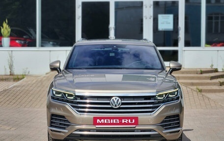 Volkswagen Touareg III, 2019 год, 3 600 000 рублей, 2 фотография