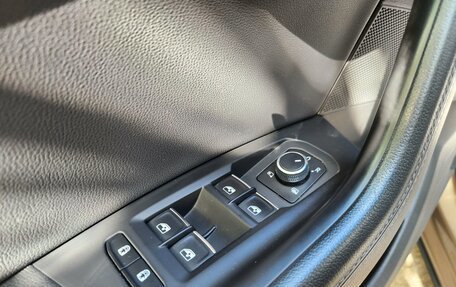 Volkswagen Touareg III, 2019 год, 3 600 000 рублей, 15 фотография