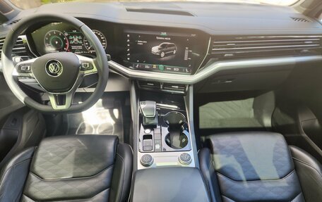 Volkswagen Touareg III, 2019 год, 3 600 000 рублей, 22 фотография