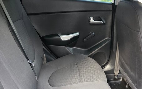 KIA Rio III рестайлинг, 2015 год, 775 000 рублей, 29 фотография