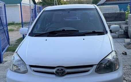 Toyota Platz, 2003 год, 360 000 рублей, 2 фотография