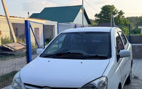 Toyota Platz, 2003 год, 360 000 рублей, 5 фотография