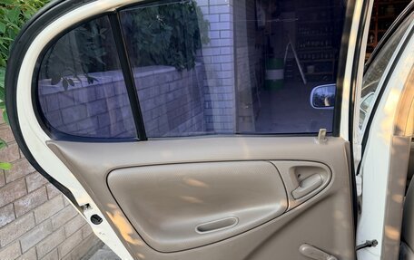 Toyota Platz, 2003 год, 360 000 рублей, 17 фотография